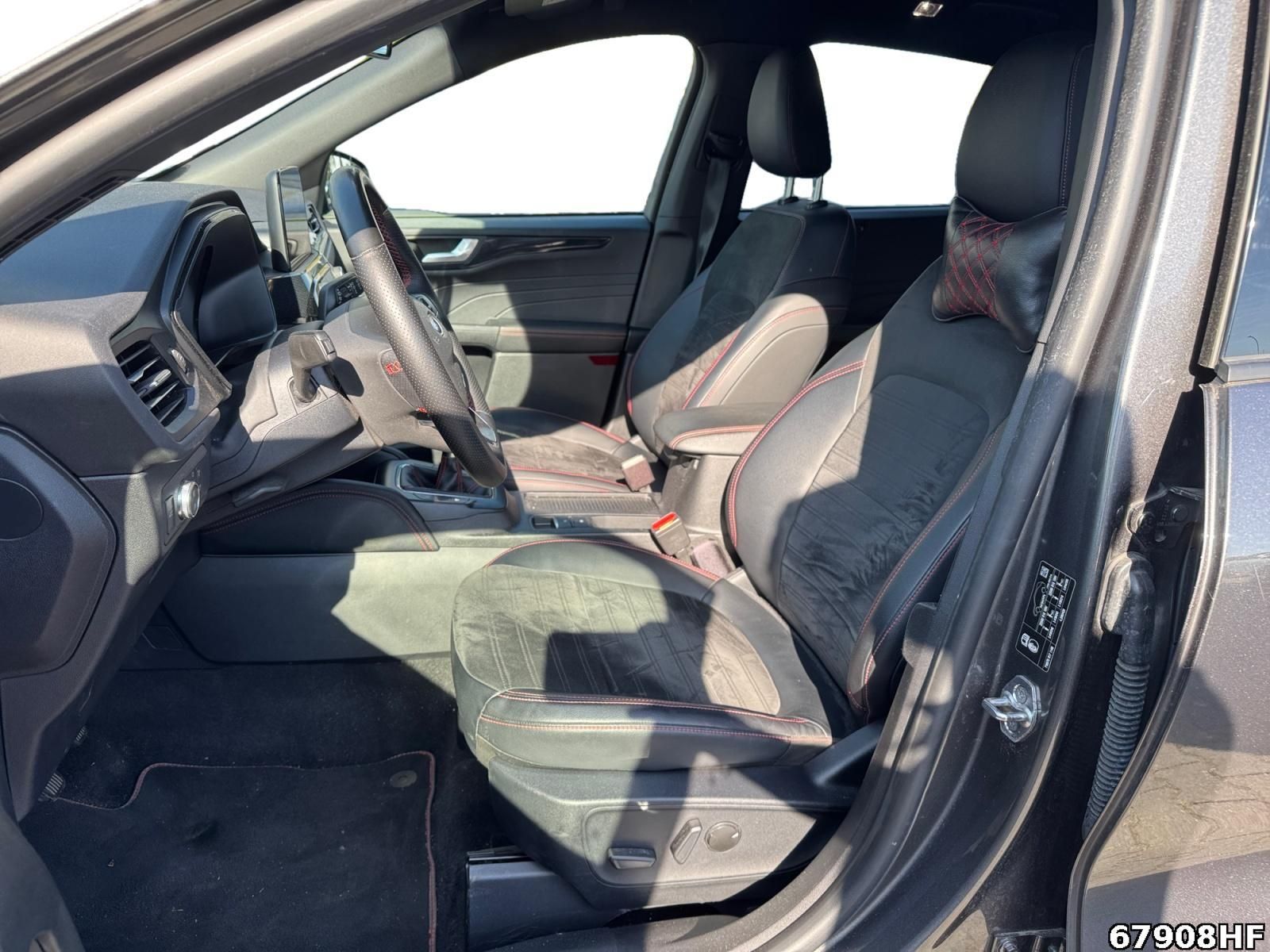 Fahrzeugabbildung Ford Kuga 2.0 EcoBlue Hybrid ST-Line