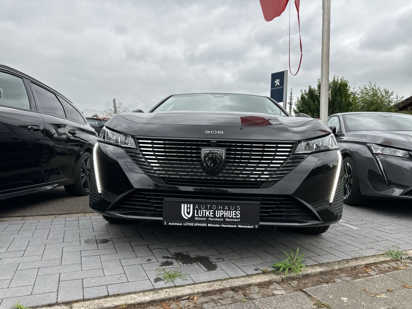 Fahrzeugabbildung Peugeot 308 SW ALLURE BlueHDi 130 EAT8 Navi  ACC CarPlay
