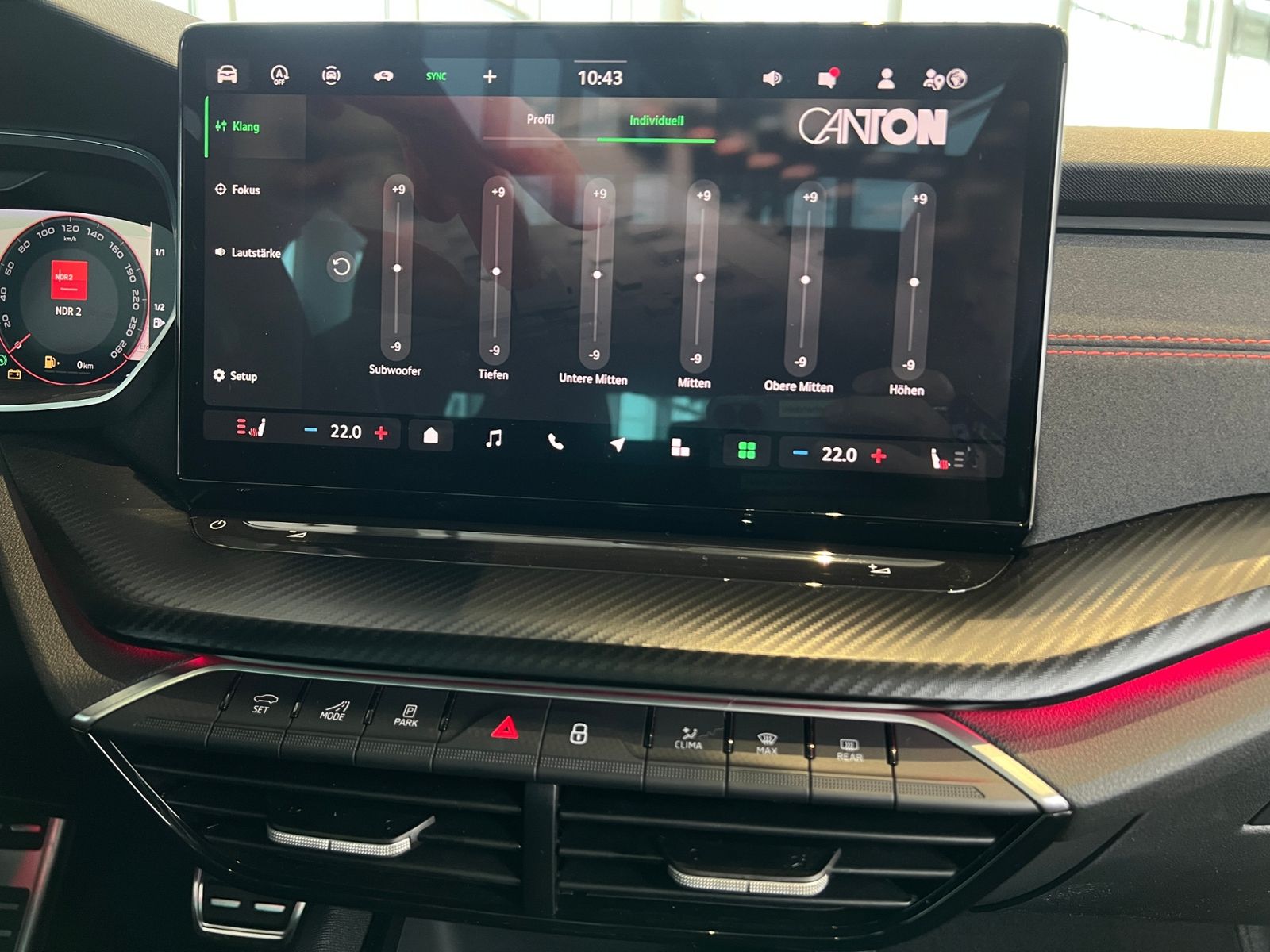 Fahrzeugabbildung SKODA Octavia Combi RS 2.0 TSI DSG *Panorama, AHK, Ind