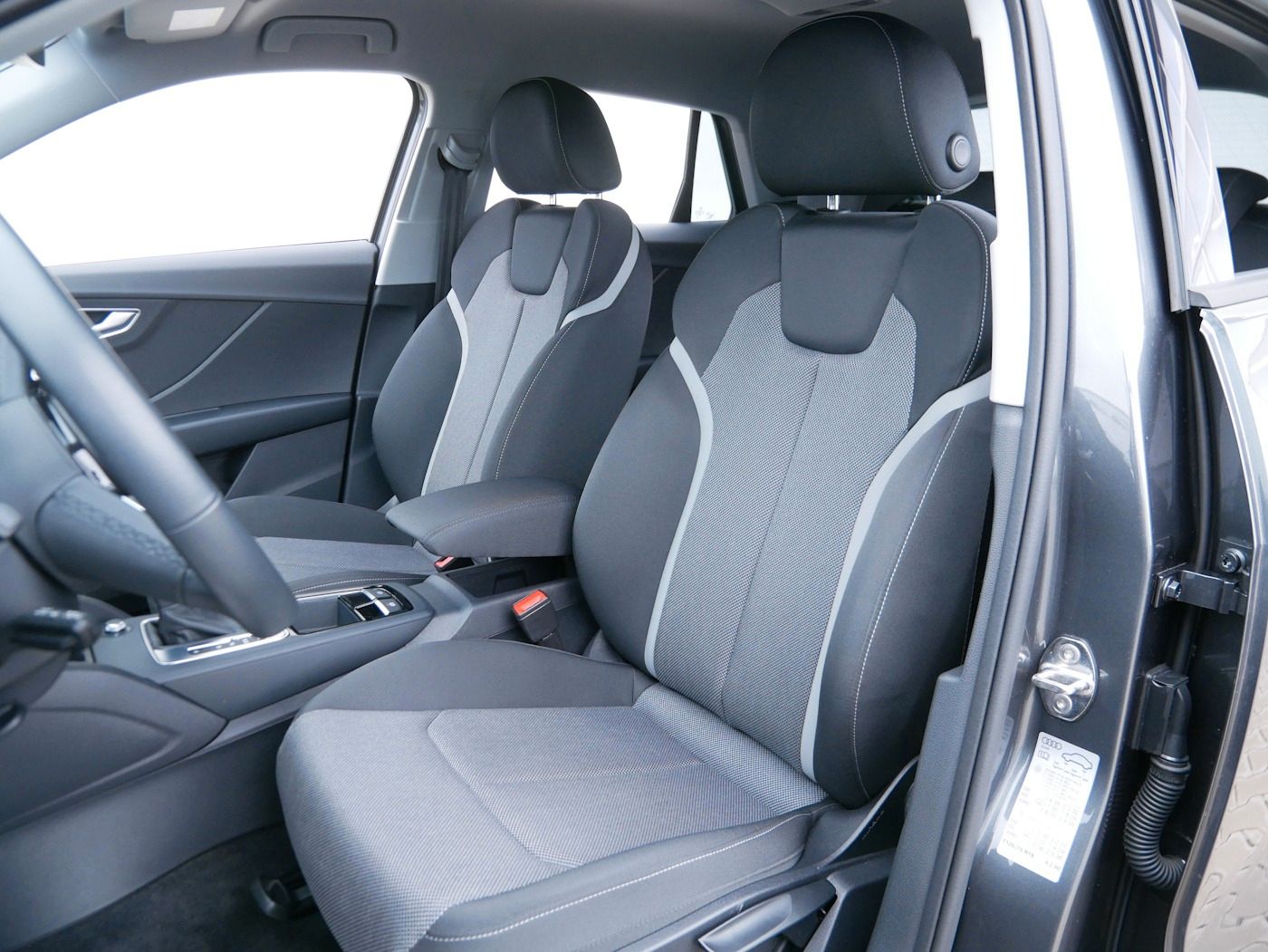 Fahrzeugabbildung Audi Q2 1.5 TFSI S-Line NEU43T DSG ACC Kamera SHZ LED