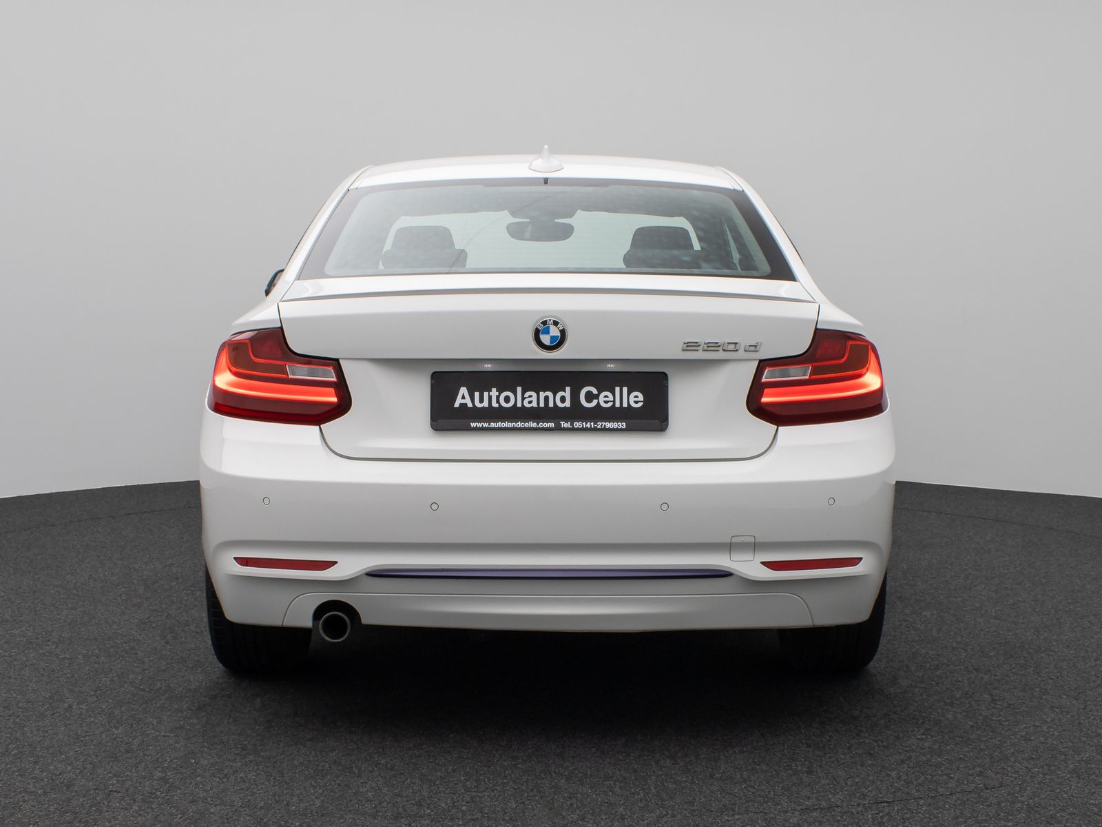 Fahrzeugabbildung BMW 220d Coupé Sport Line PDChinten HiFi Navi Xenon