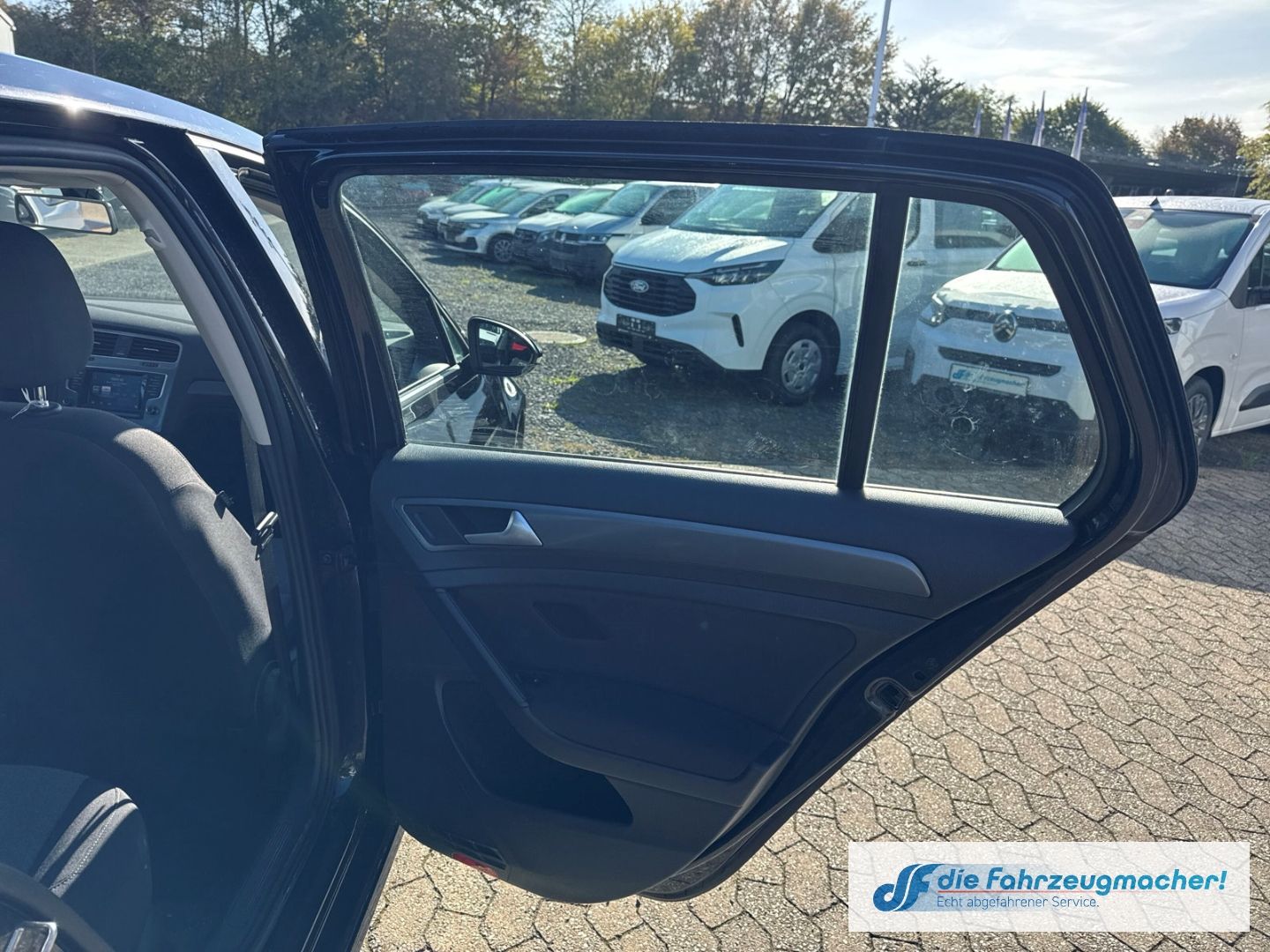 Fahrzeugabbildung Volkswagen Golf VII Trendline BMT Dyn. Kurvenlicht *EXPORT