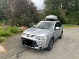 Mitsubishi Outlander 2.2 DI-D ClearTec 4WD AT Diamant E... - Mitsubishi Outlander mit Diesel-Antrieb: Allradantrieb, Geländewagen, Automatik, 2.2