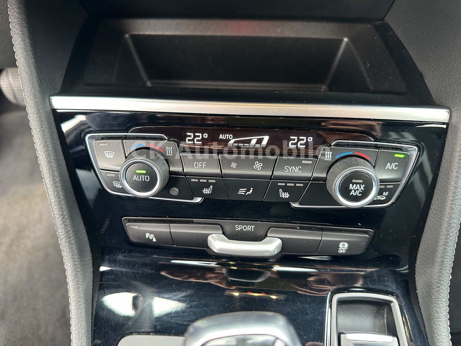 Fahrzeugabbildung BMW 218dxDrive Active Tourer M-Sport/Shadow-Line/LED
