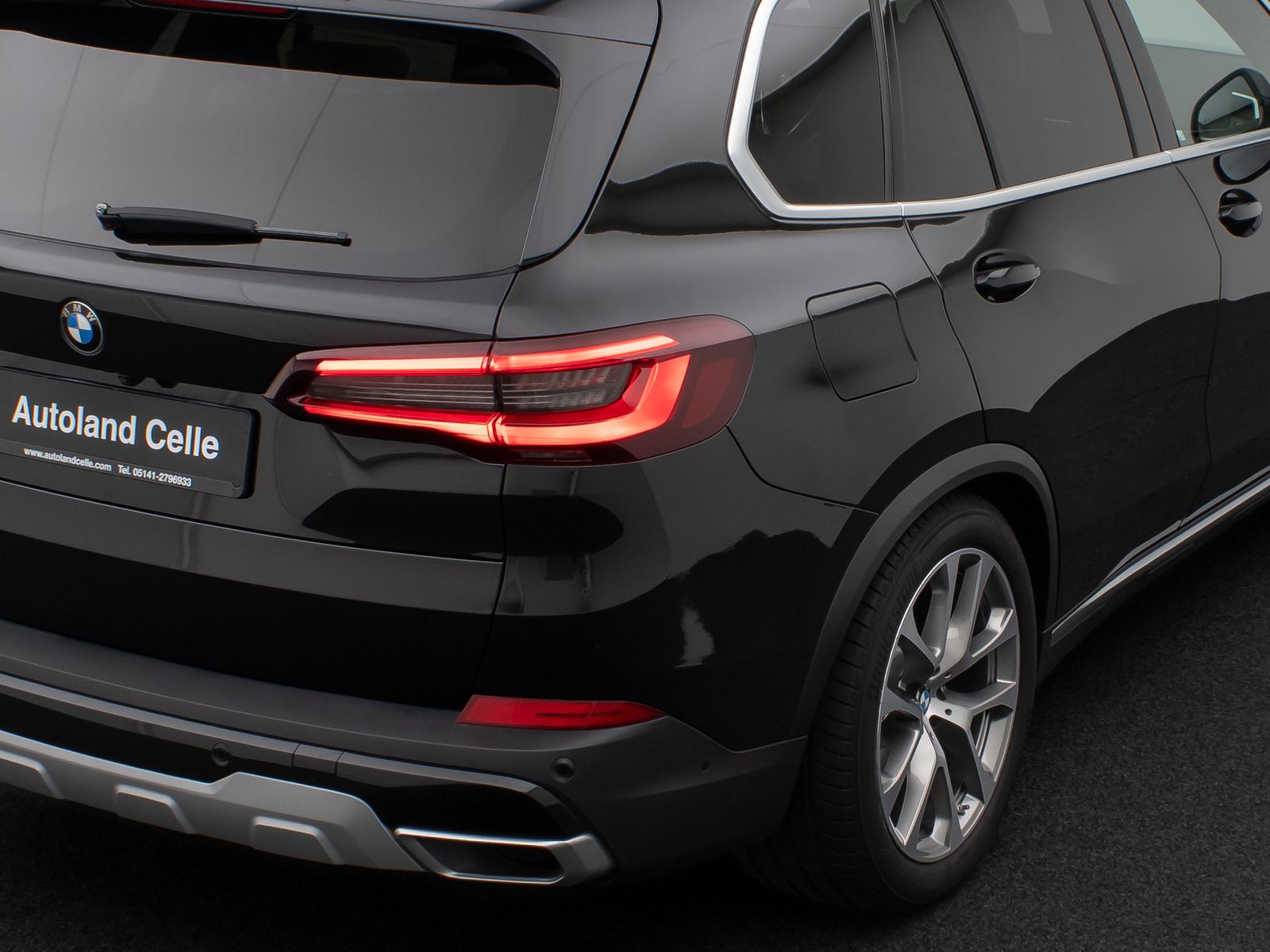 Fahrzeugabbildung BMW X5 xD45e XLine Panorama DAB H/K SoftCL AHK Sport