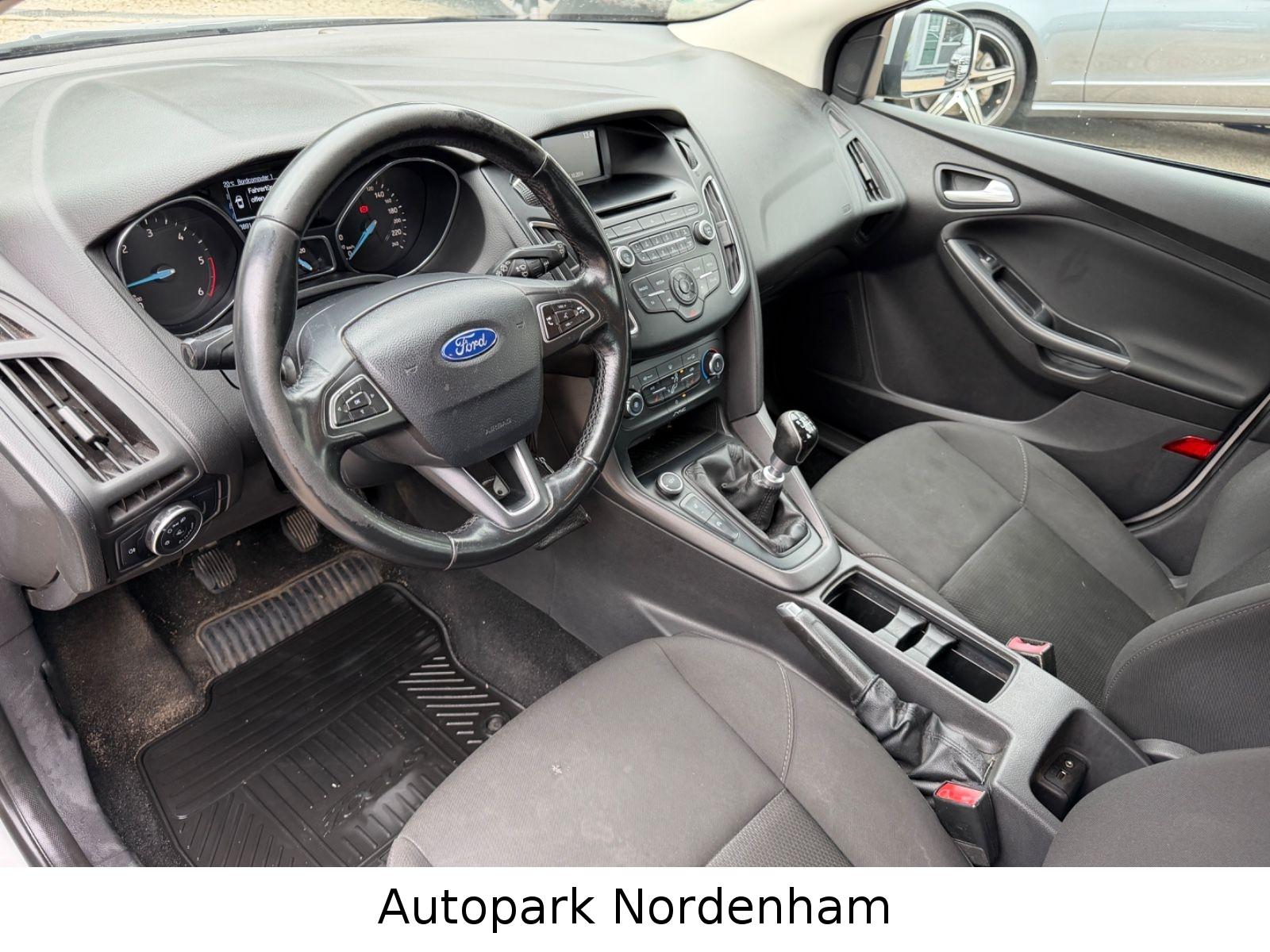 Ford Focus 2014 — photo 9