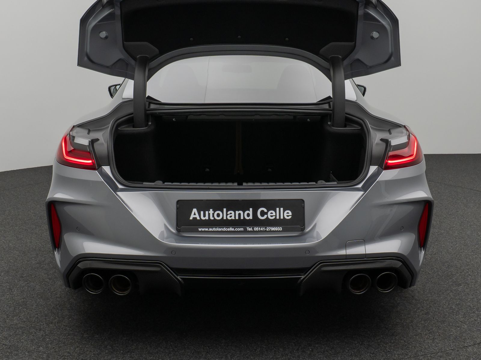 Fahrzeugabbildung BMW M8 Competition xD Coupé 360°Laser SoftCl DispKey