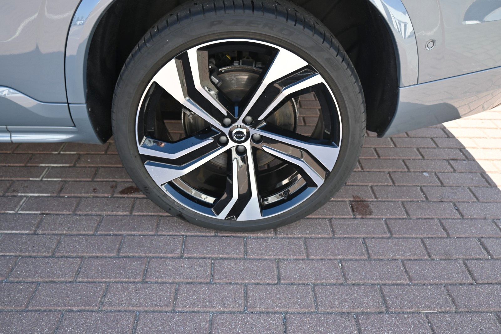 Fahrzeugabbildung Volvo XC90 B5 D AWD Ultimate Dark*STDHZG*360°*LUFT*AHK