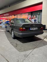 Mercedes-Benz E 420 - Mercedes-Benz E 420 mit Benzin-Antrieb