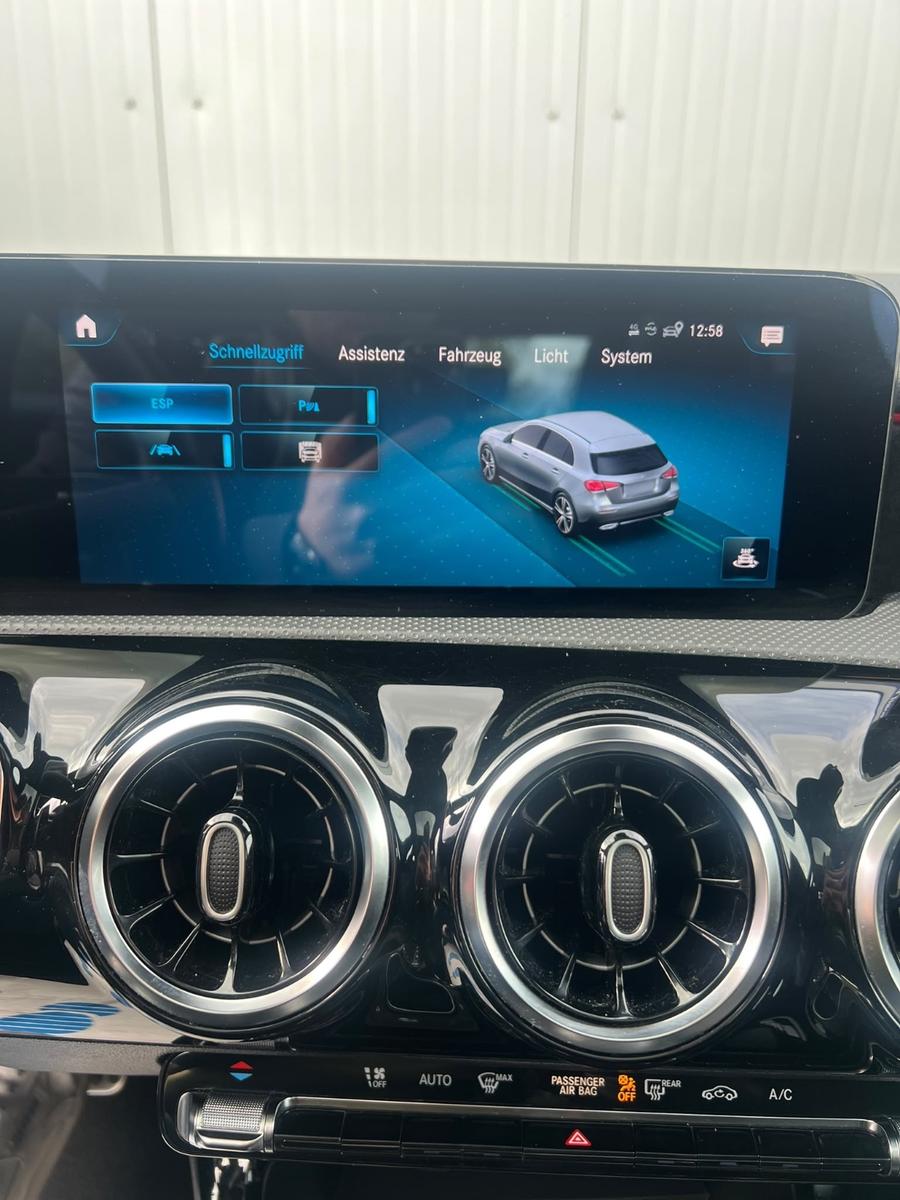 Mercedes-Benz A 180 2x AMG-LINE PANORAMA LED NAVI KAMERA P