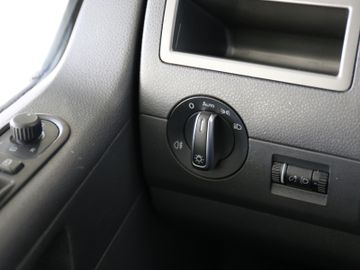 Volkswagen T5 Multivan 2.0TDI 103KW DSG NAVI STANDHZG SIDE