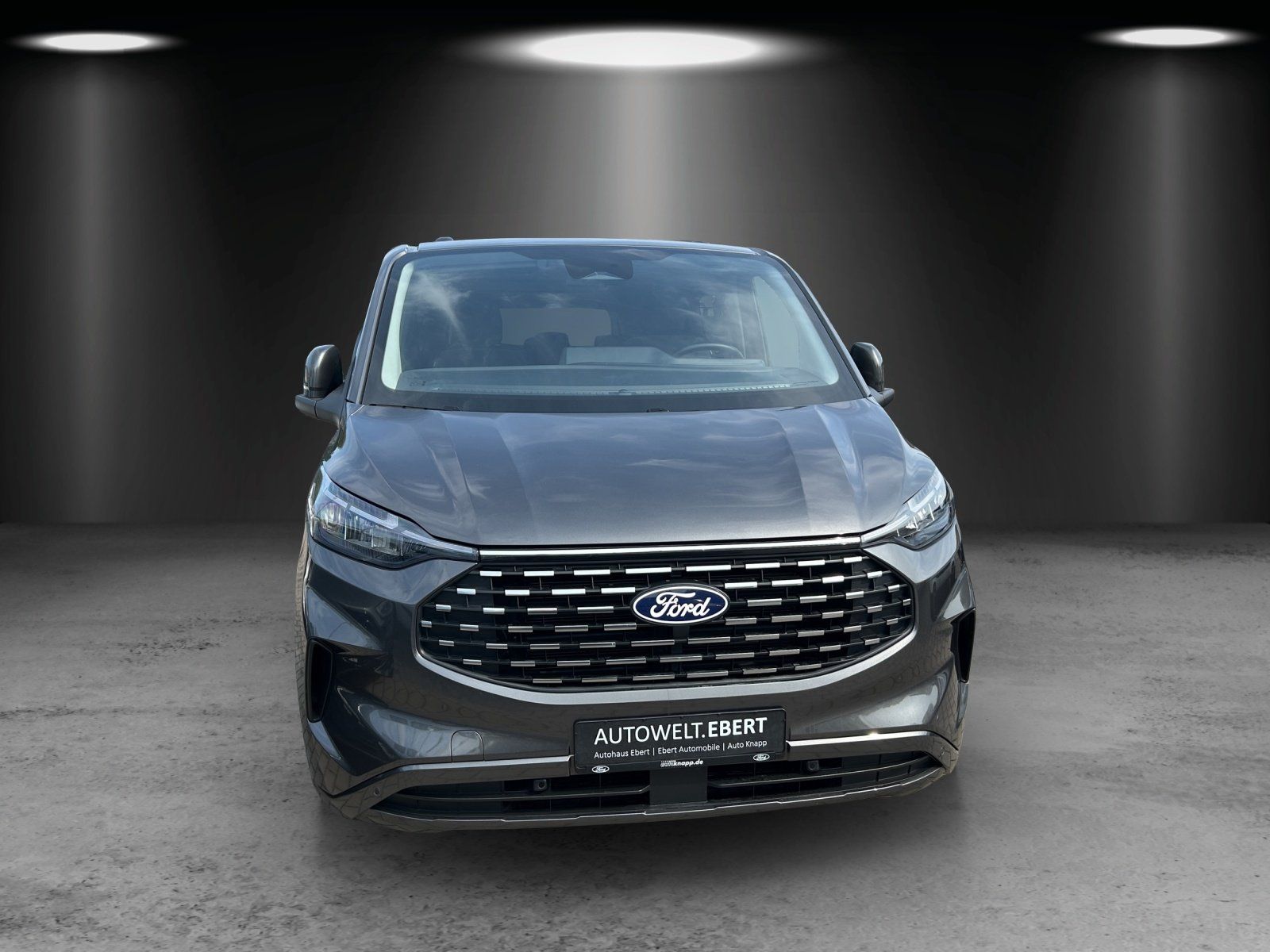 Fahrzeugabbildung Ford Tourneo Custom Titanium 320 L2 EcoBlue Automatik