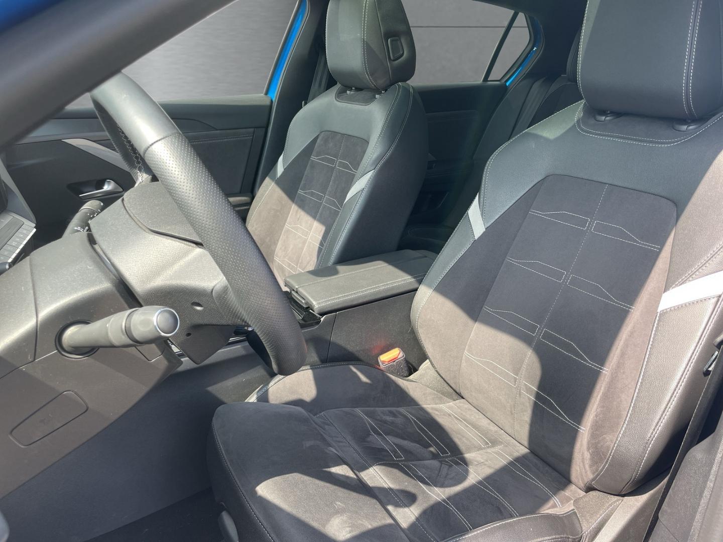 Opel Astra Electric Ultimate Pano ACC 360° Alcantara