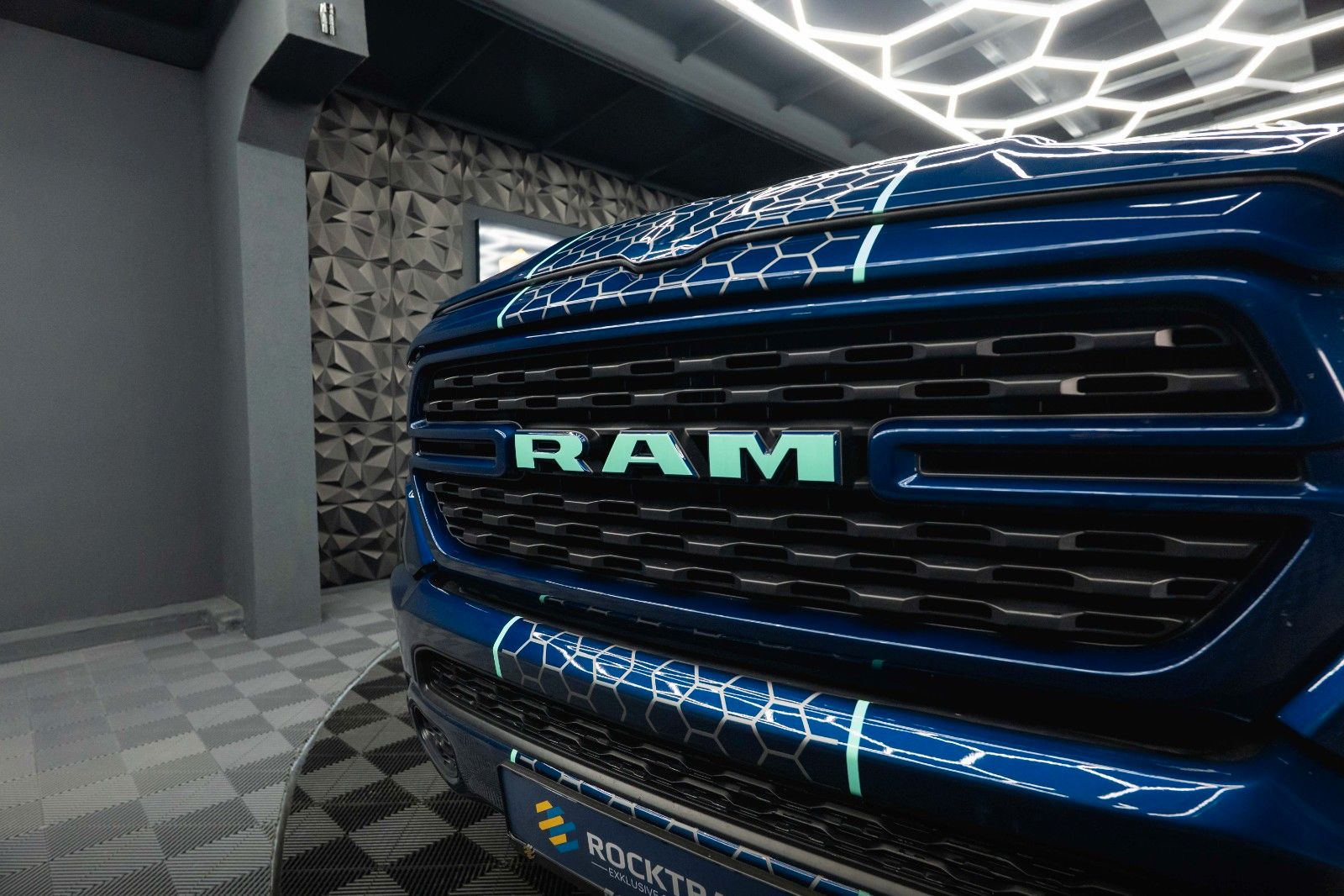 Fahrzeugabbildung Dodge RAM 5.7 V8 HEMI 4x4 BLUE EDITION Offroad LONGBED