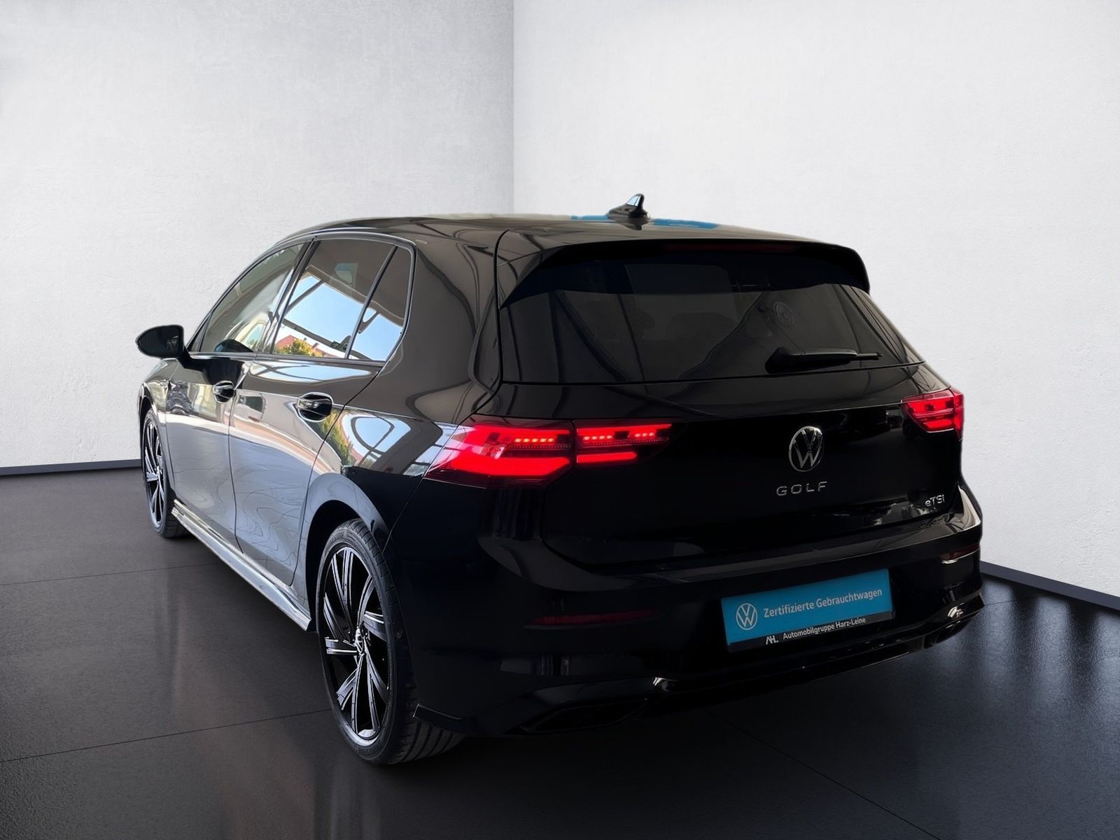 Volkswagen Golf VIII R-LINE eTSI DSG ALU 18 REAR VIEW APP C foto 4