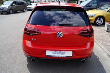 Volkswagen Golf - 8