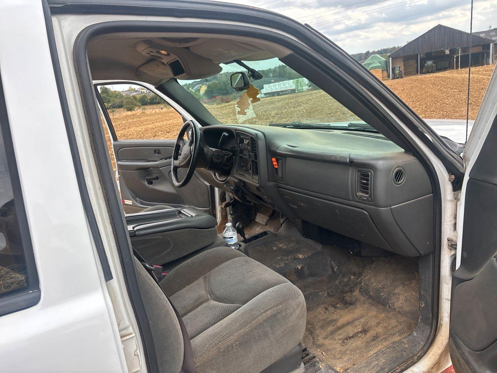 Chevrolet Silverado 2004 — photo 15