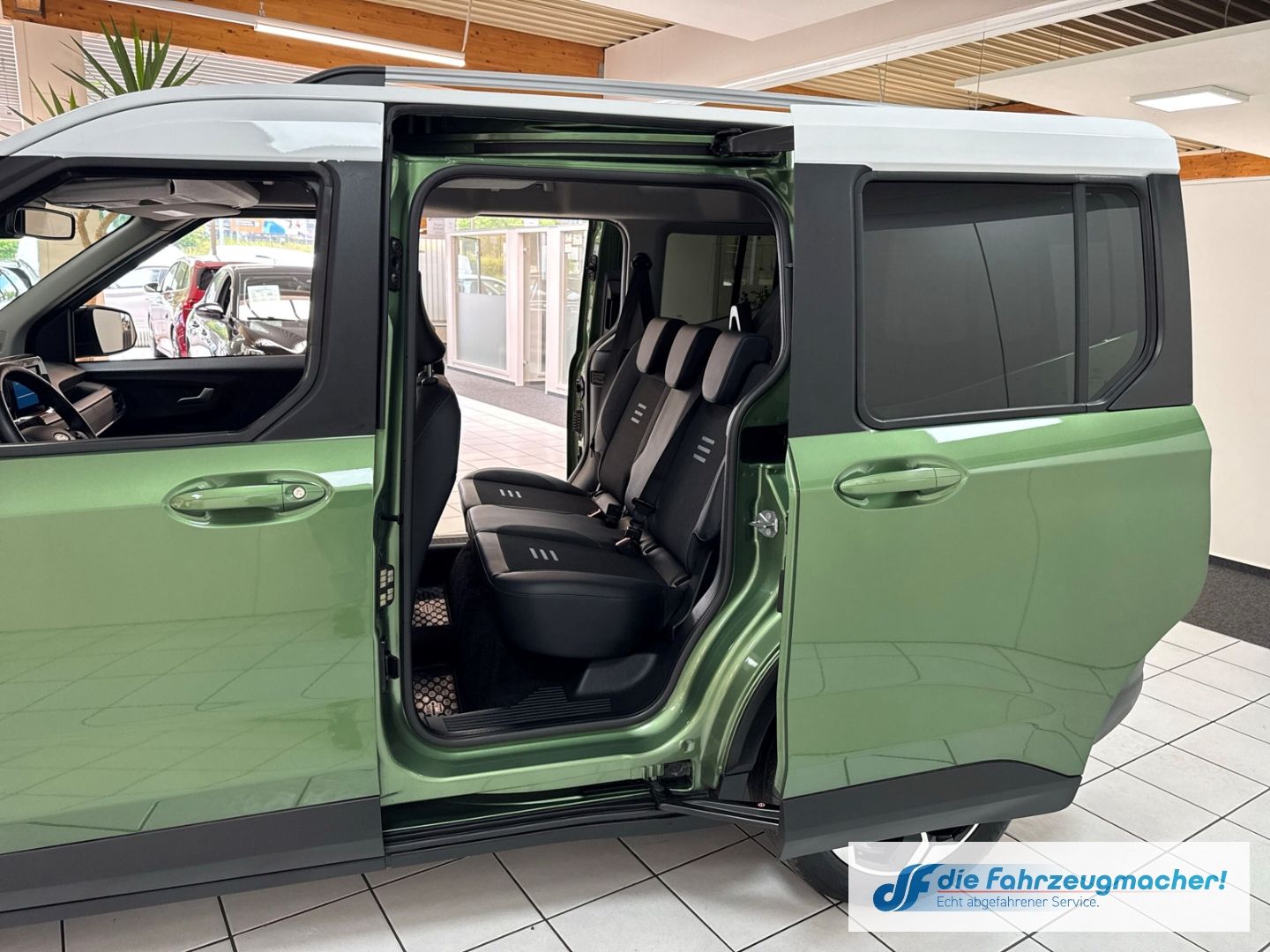 Fahrzeugabbildung Ford Tourneo Courier Active Navi ACC Klimaautom DAB S