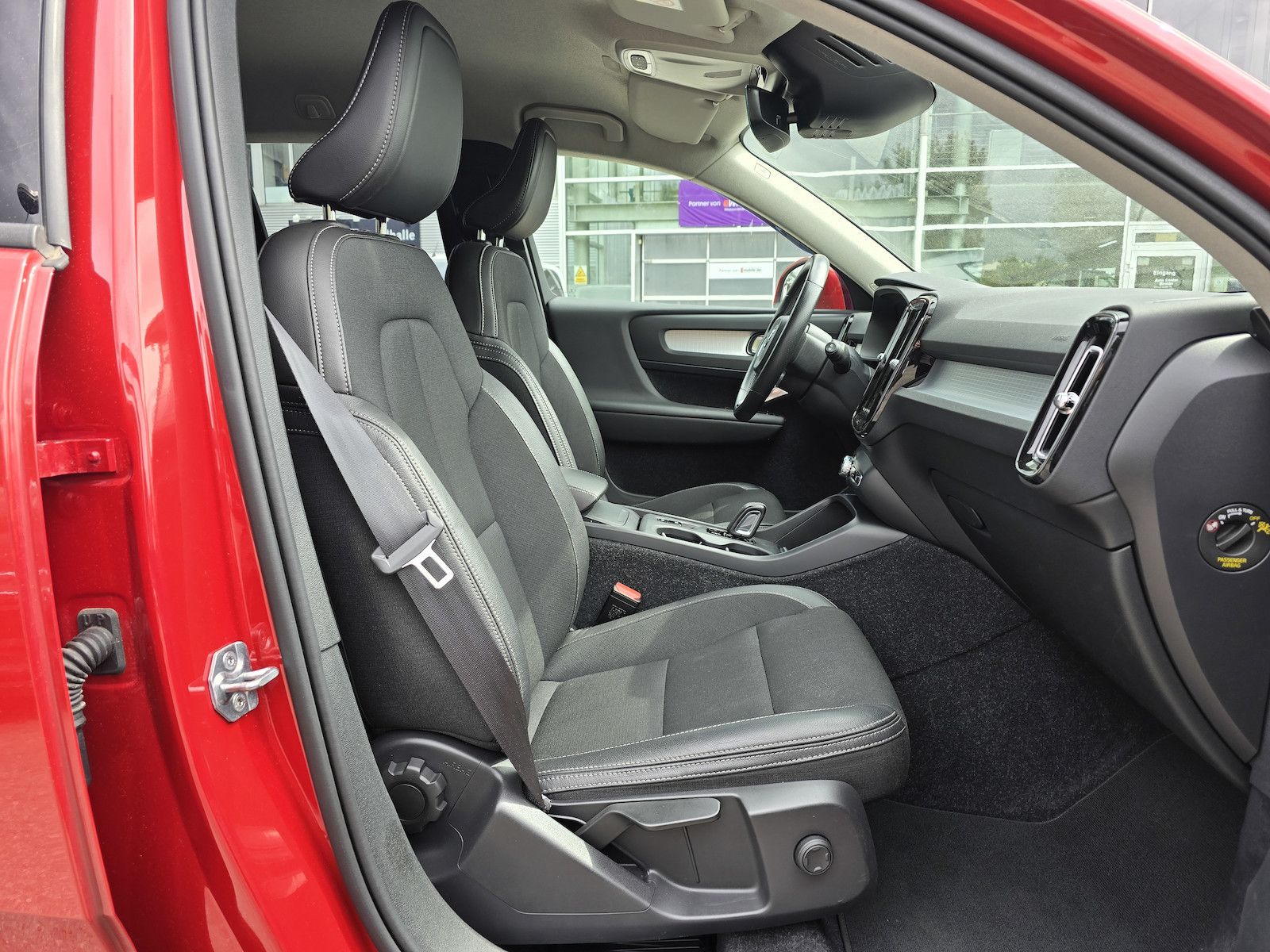 Volvo XC40 T4 MOMENTUM AWD KLIMA LEDER PRO-PAKET LED foto 11