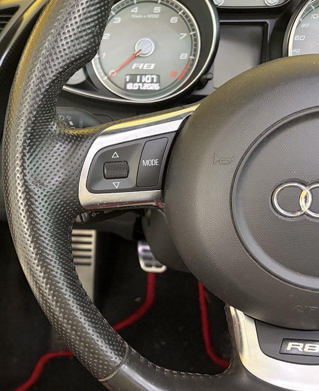 AUDI R8 SPYDER 4.2 FSI QUATTRO