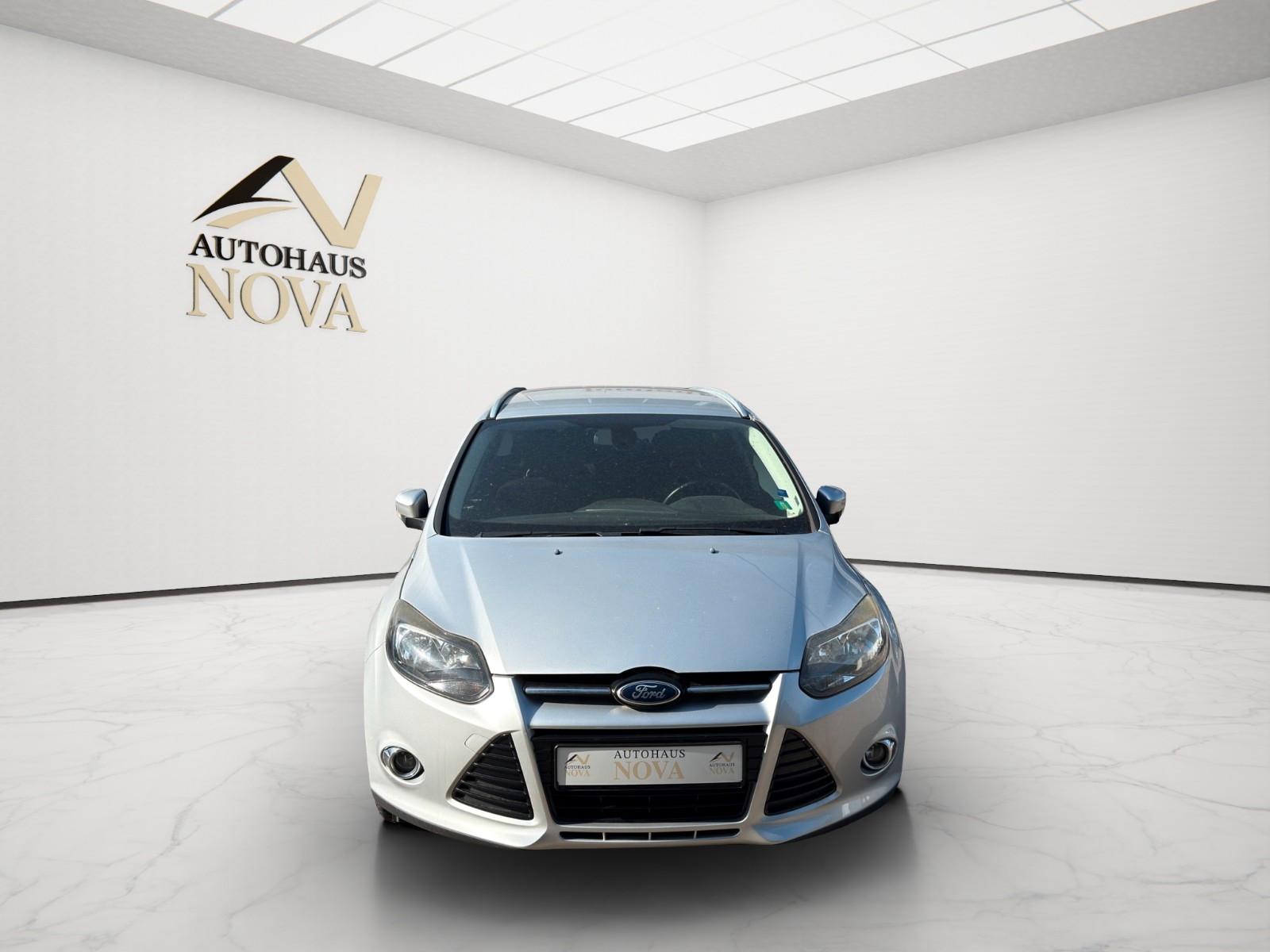 Ford Focus Turnier Titanium-NAVI-DSG-KAMERA-SHZ