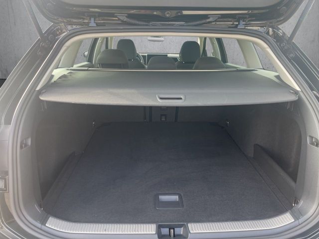 Passat Variant 1.5 eTSI Navigationssystem Navi