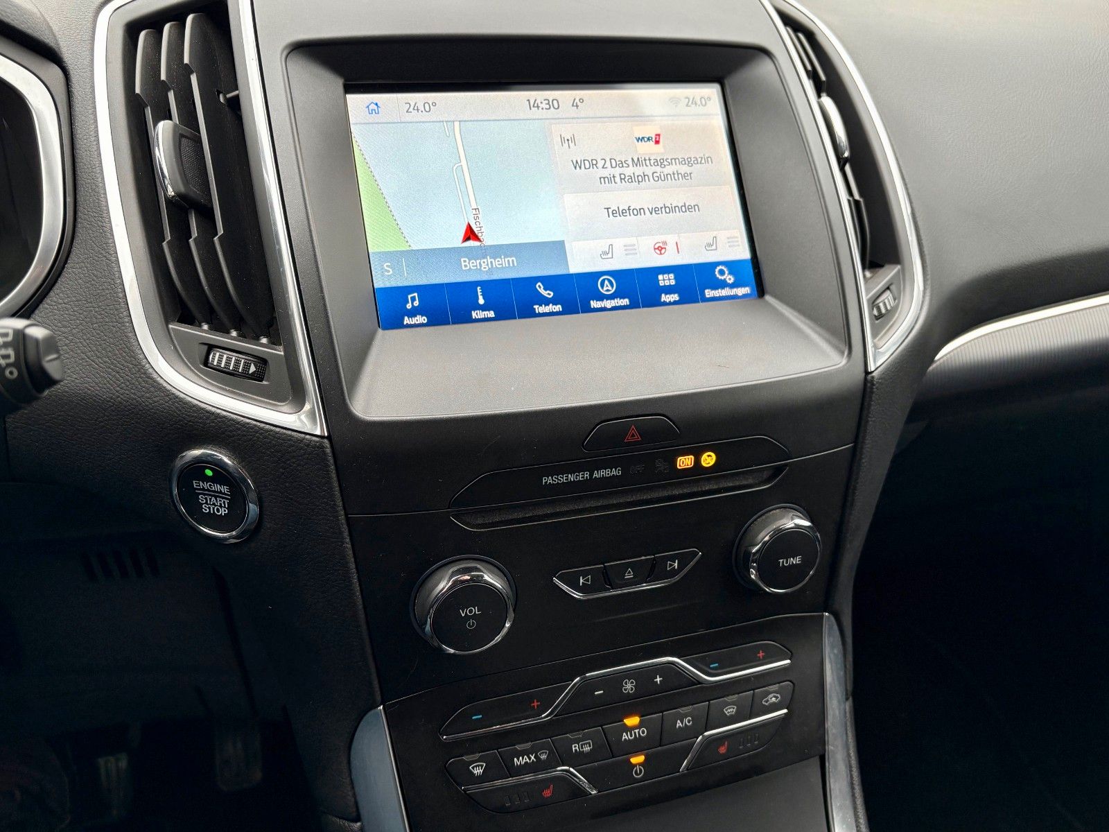 Fahrzeugabbildung Ford S-MAX 2.0 TITANIUM Aut. Navi LED 7-SITZER SPORTS