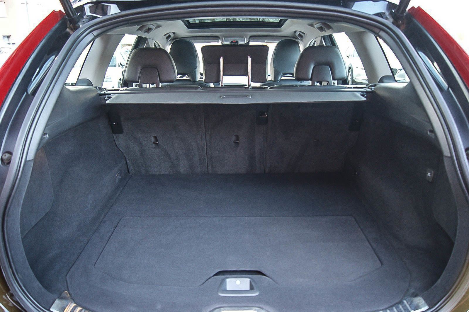 Fahrzeugabbildung Volvo XC60 D5 24 Summum AWD PANO STANDHZG KAMERA LEDER