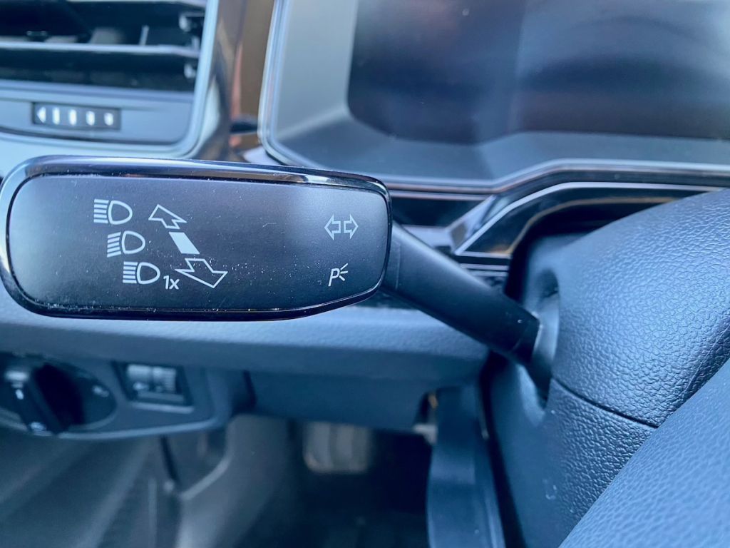 Fahrzeugabbildung Volkswagen Polo 1.0 TSI OPF Life KLIMA LED GZJR NAVI DAB+