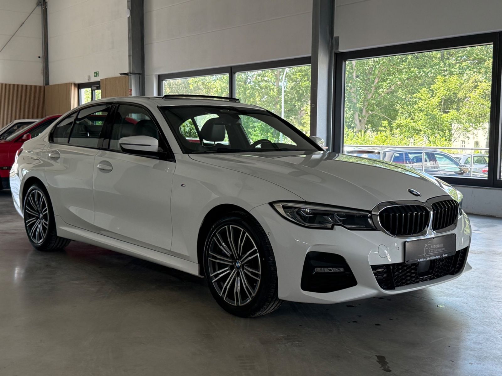 BMW 330 e M Sport Laser/HUD/Pano/Kam/SHZ/Memory imagem 2