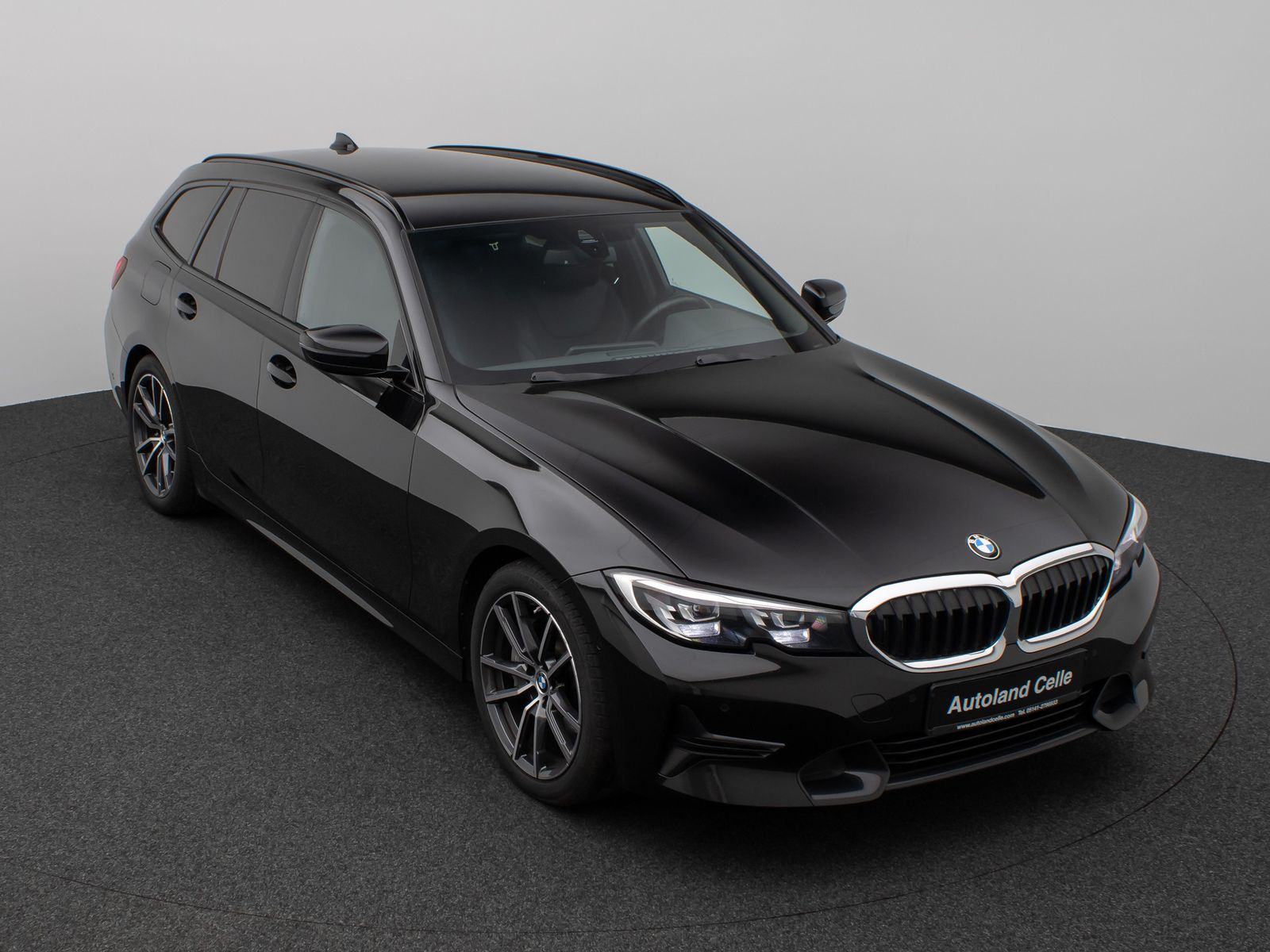 Fahrzeugabbildung BMW 330i Sport Line Kamera Lenkhz HiFi Komfort Alarm