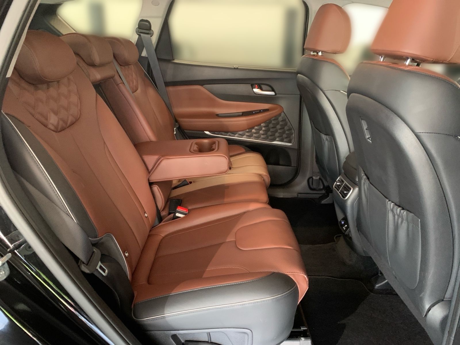 Fahrzeugabbildung Hyundai SANTA FE 1.6 T-GDI Prime Plug-In Hybrid 4WD AHK
