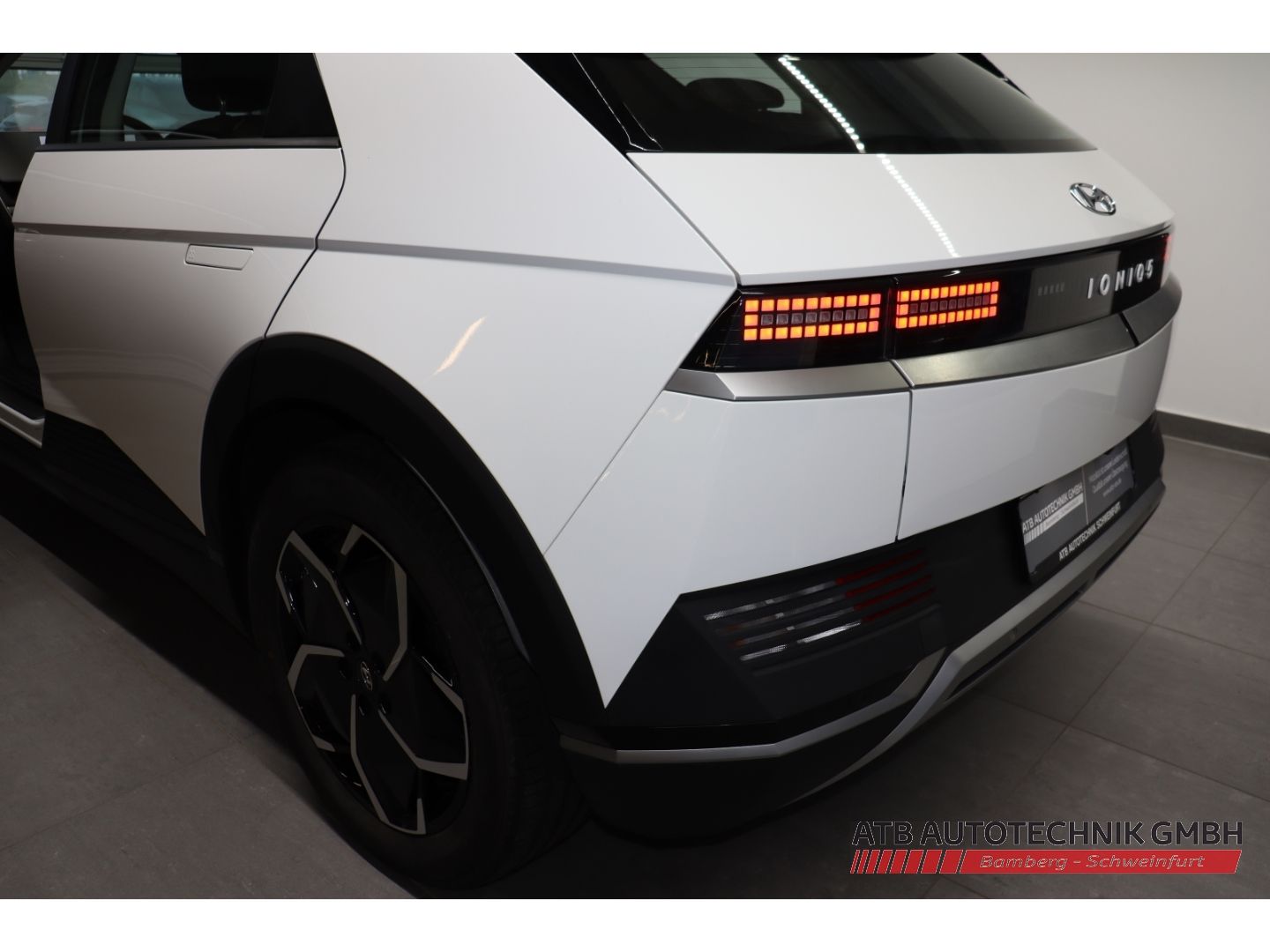 Fahrzeugabbildung Hyundai IONIQ 5 77,4 kWh 98,3% SOH 2WD Navi LED Apple Ca