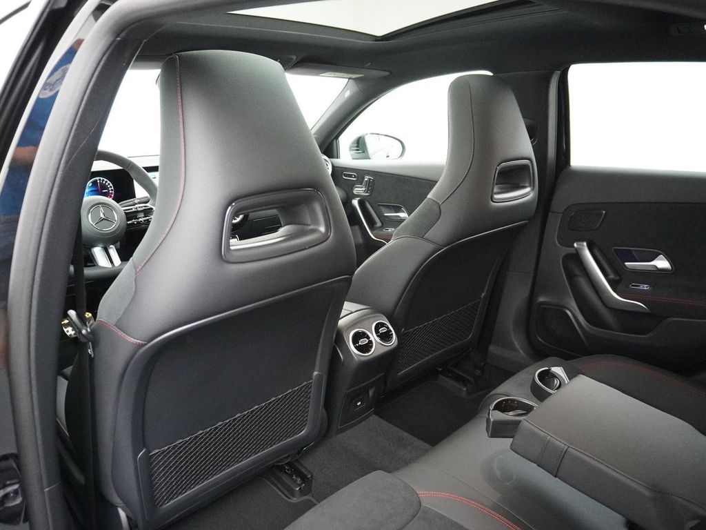 Mercedes-Benz A 250 e Star Edition AMG Line Plus | Panorama -