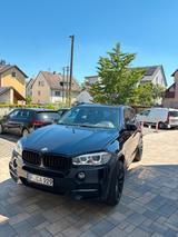 BMW X5 F15 30d M Paket Pano Scheckheft - BMW 530 SUV