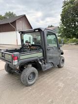 John Deere XUV835M - John Deere Schlepper