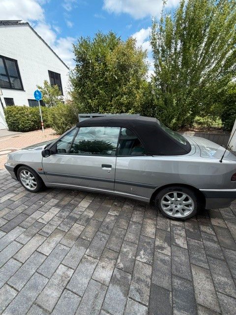 Peugeot 306