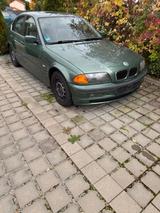 BMW 320i -