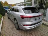 Audi e-tron S line - silberne Audi e-tron