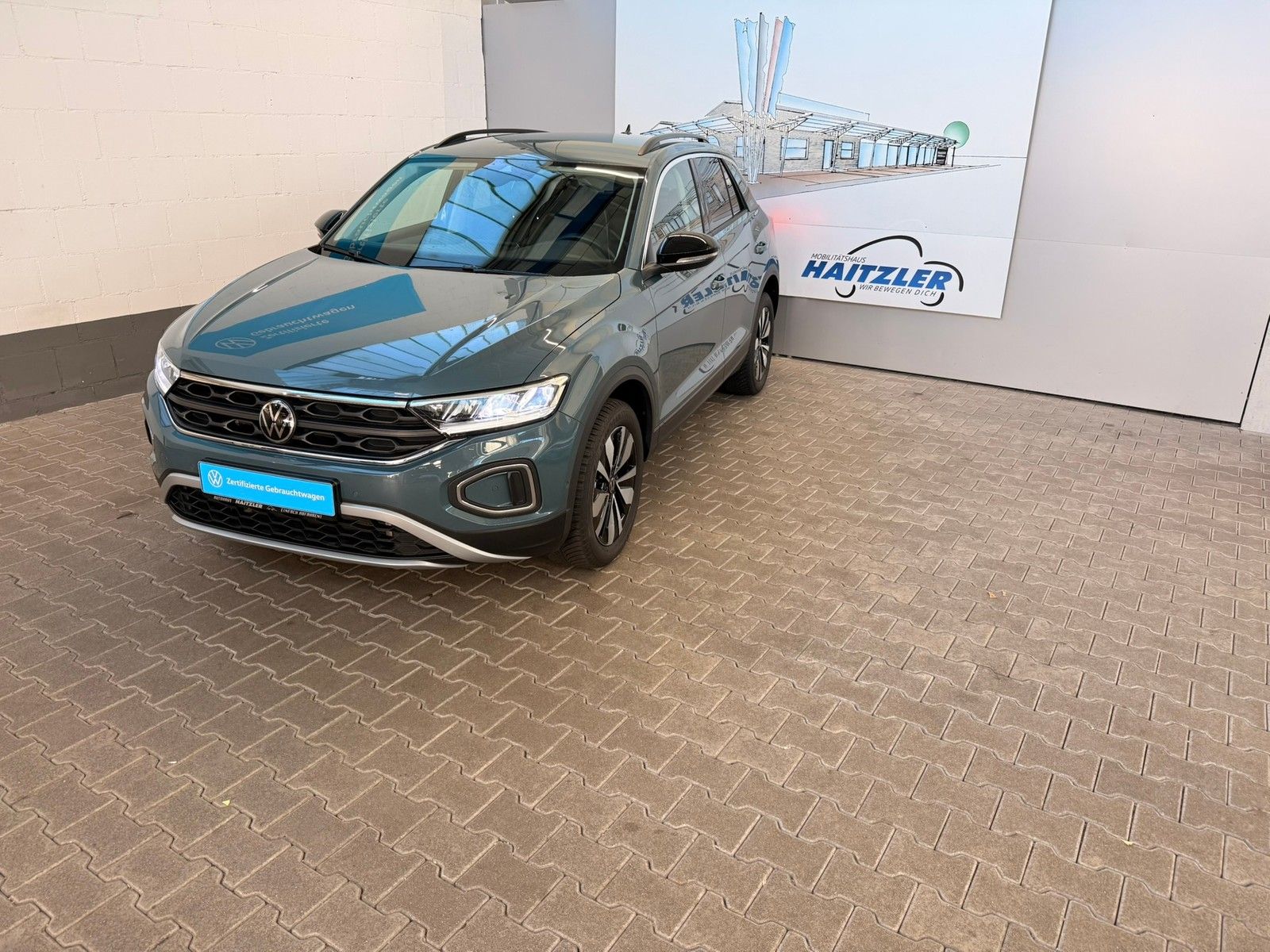 Fahrzeugabbildung Volkswagen T-Roc Goal 1,0 TSI 6-Gang Schaltung +LED +AHK +S
