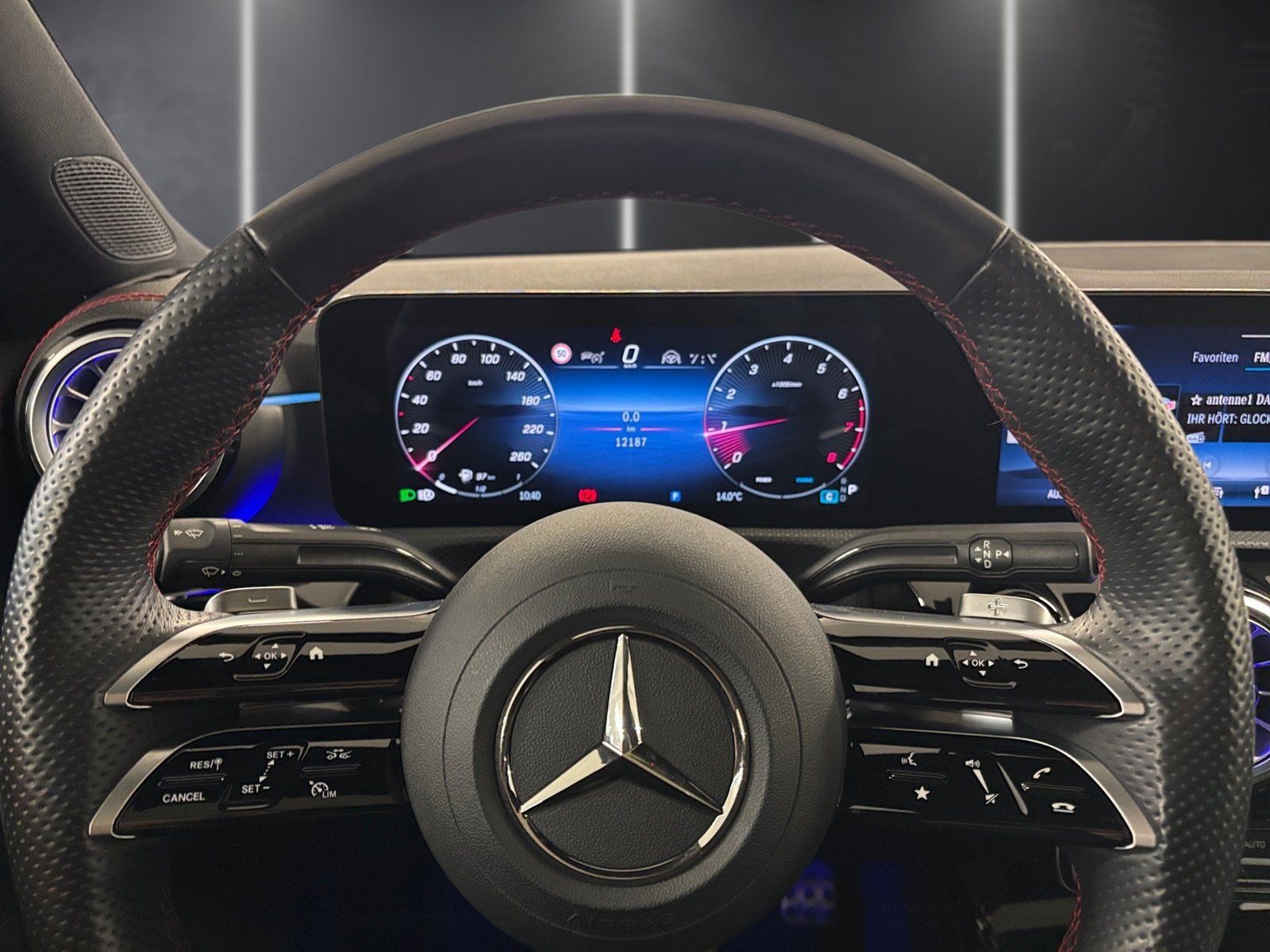 Fahrzeugabbildung Mercedes-Benz CLA 200 AMG Prem *Pano*STDHZG*Distro*360°*Night*