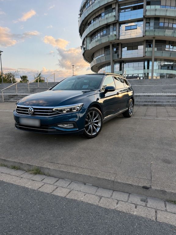 Image of Volkswagen Passat Variant