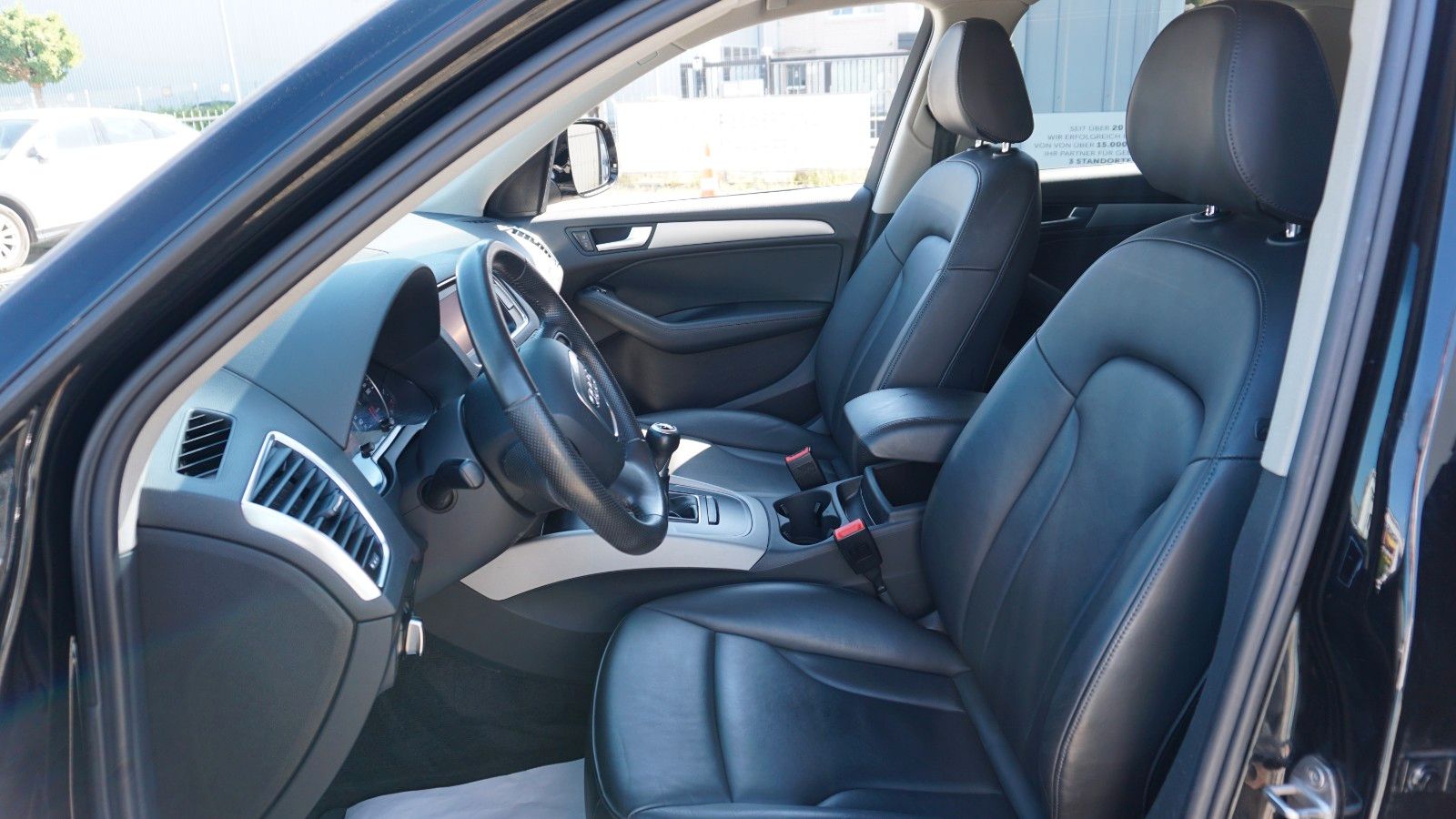 Fahrzeugabbildung Audi Q5 2.0 TFSI  quattro, Leder, SHZ, 8 fach bereift