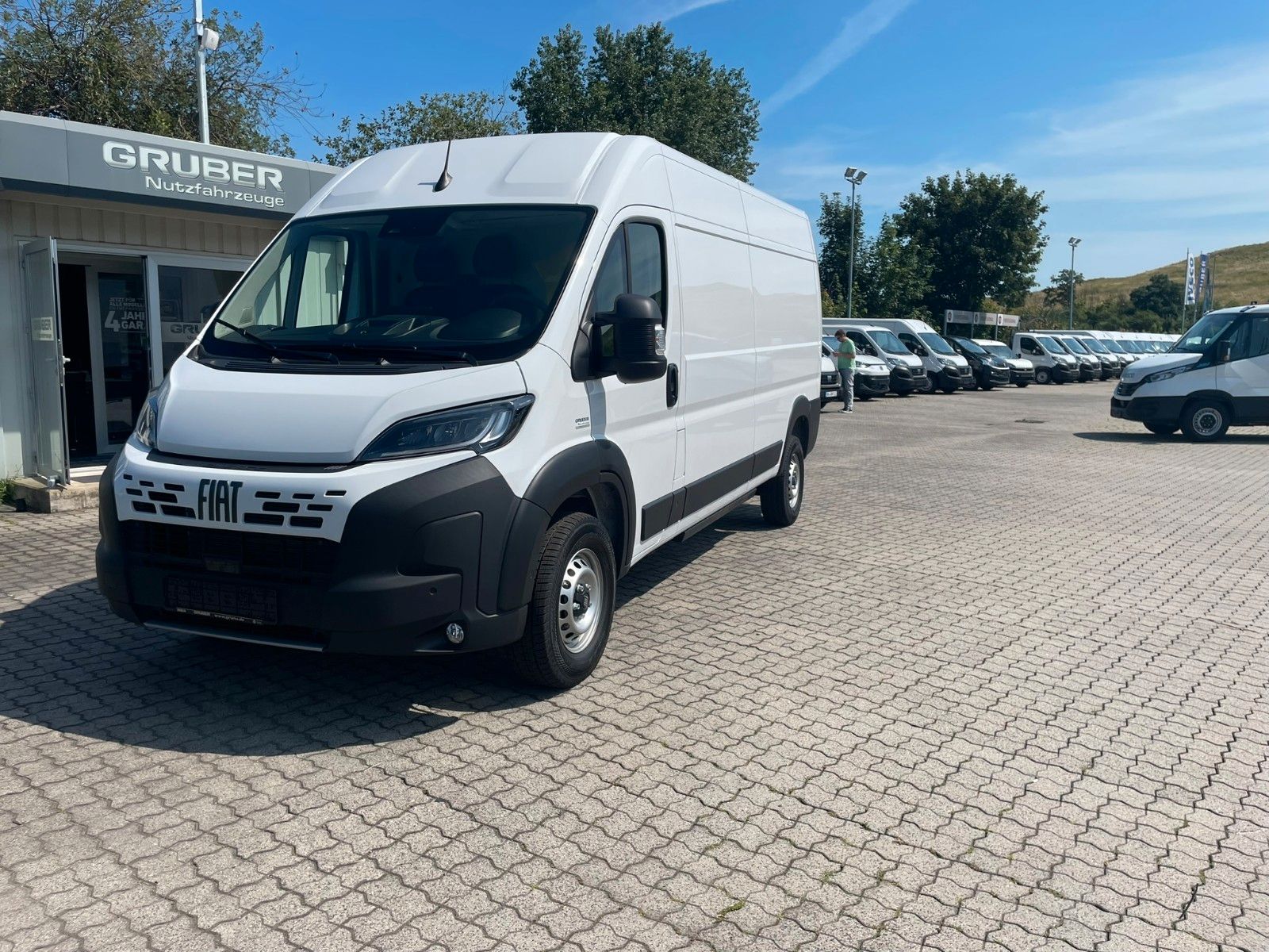 Fahrzeugabbildung Fiat E- Ducato H2 Kastenwagen 42 L3H2 200kW Hochdach