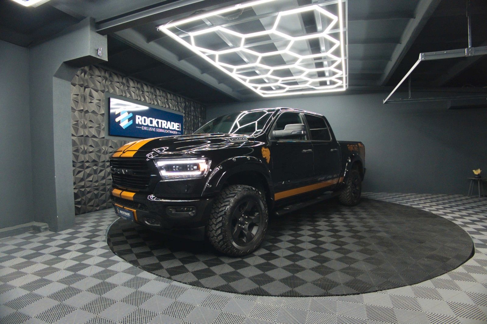 Fahrzeugabbildung Dodge RAM 5.7 V8 HEMI 4x4 OFFROAD Night RAPTOR 19%