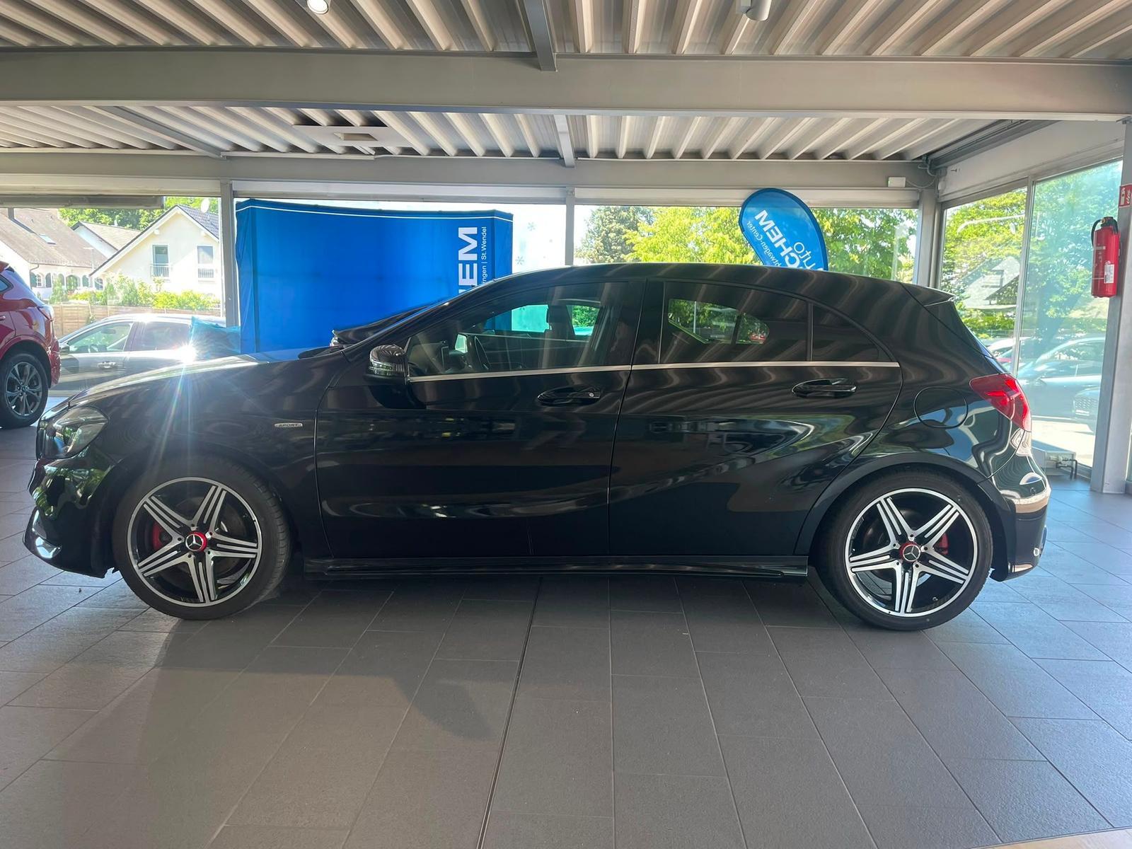 Mercedes-Benz A 250 AMG Sport (Line)*Navi*BusinessP.*LED*Tempo