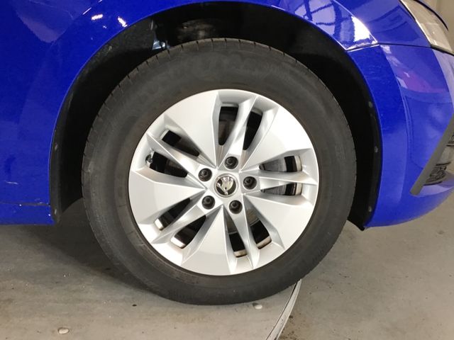 Fahrzeugabbildung Skoda Octavia Ambition 1.0 TSI Combi DSG/LED/Smartlink