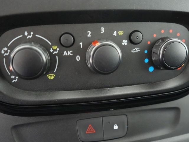 Vivaro B COMBI L1H1 CDTI 9-SITZER+NAVI+SCHIEBETÜ