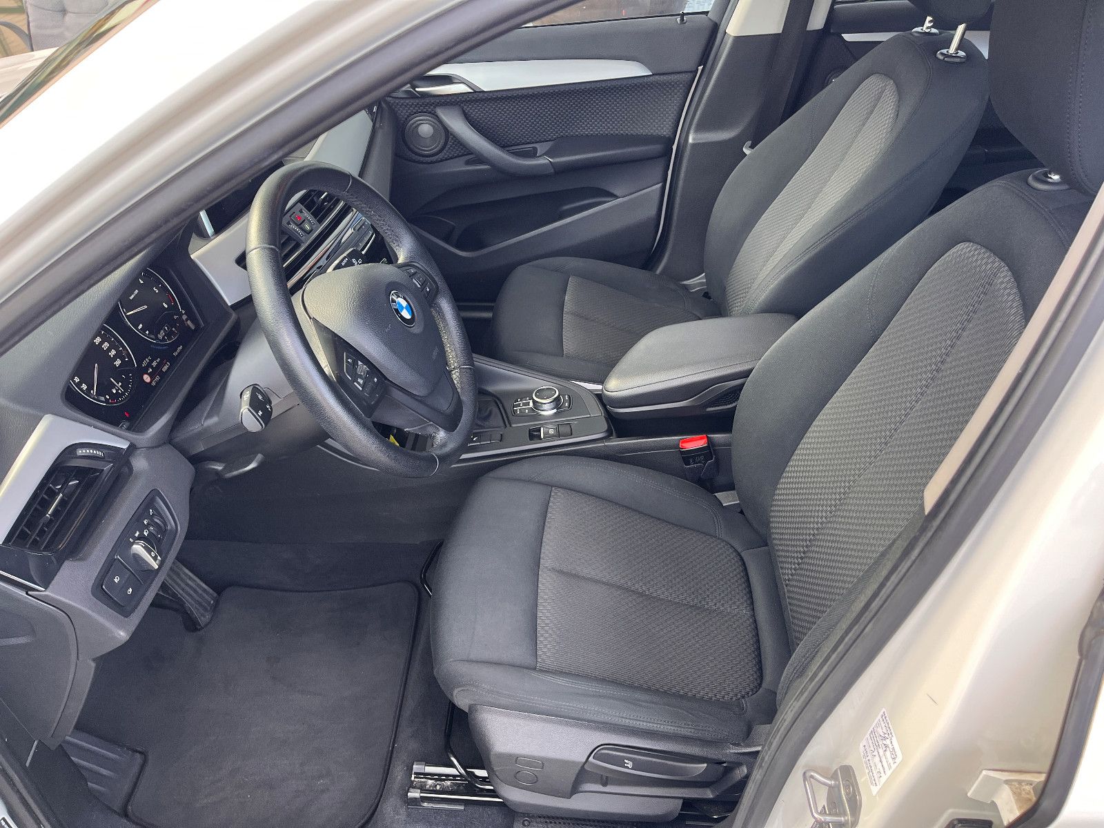 Fahrzeugabbildung BMW X1 sDrive 18 d