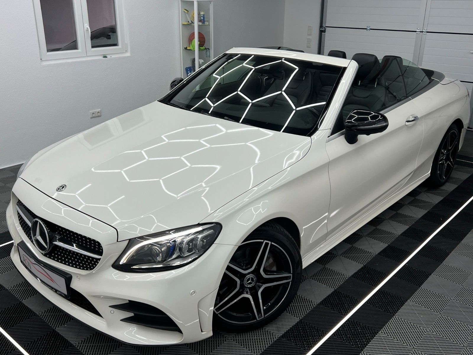 Fahrzeugabbildung Mercedes-Benz C 300 Cabrio AMG-LINE/VRTL COCPIT/360*/BURMESTER